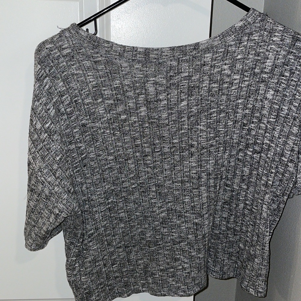 Crop top - Picture 3 of 3